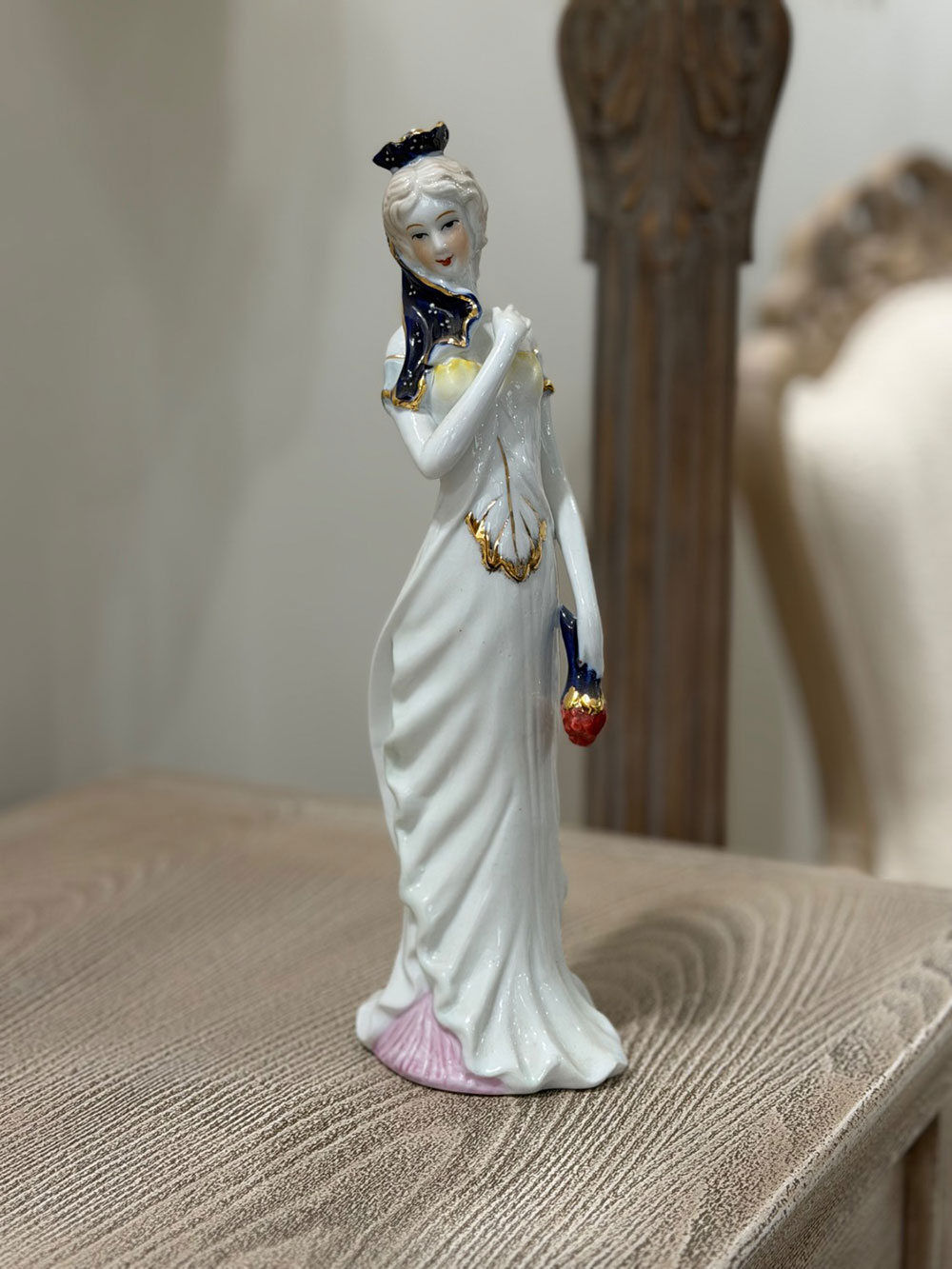 lili-1-ph مجسمه چینی کد lili - Image 1